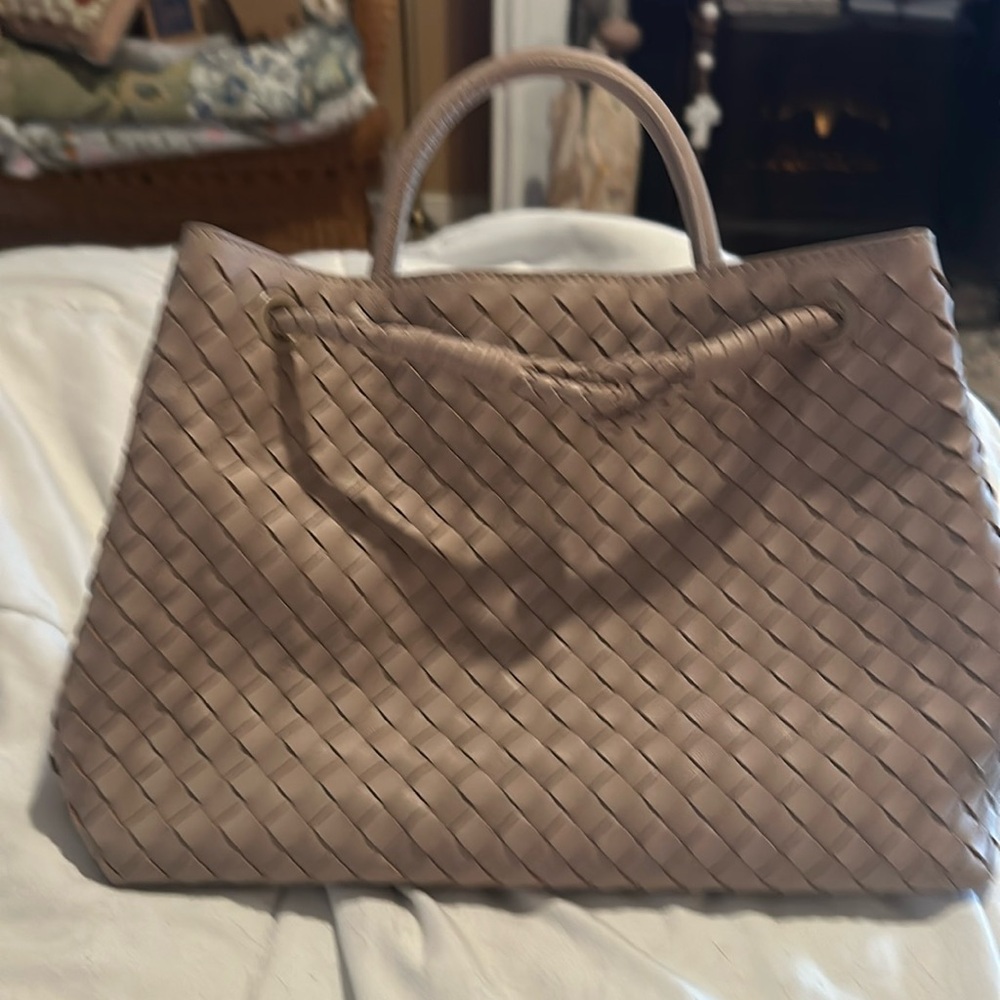 Beautiful quince, leather tote